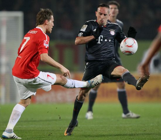 将其与加纳 将其与加纳